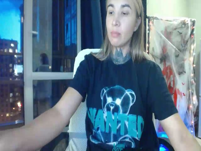 Live sex webcam photo for Angie_Wild #255424476