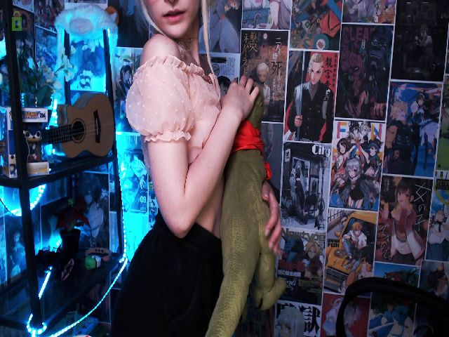 Live sex webcam photo for Manarose27 #257137695