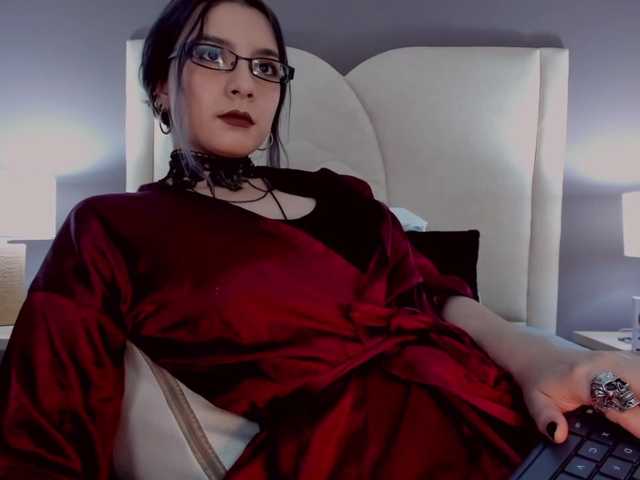 Live sex webcam photo for LilithMystic #241591545