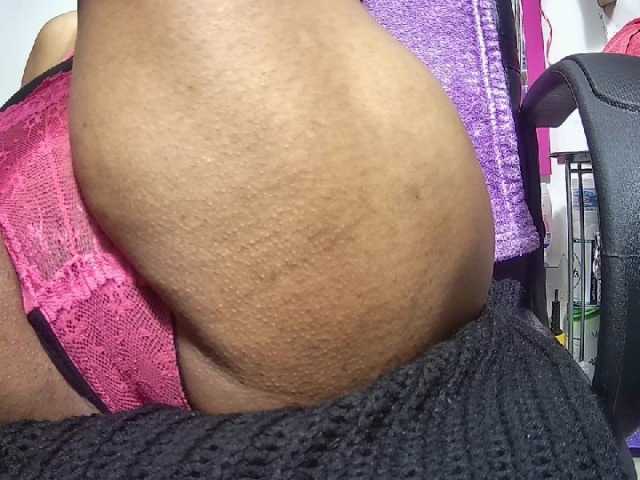 Live sex webcam photo for sarah-hot #241277306