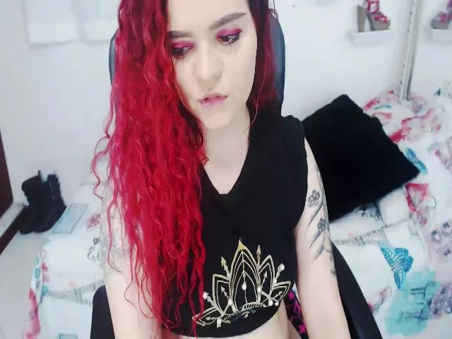 Live sex webcam photo for Twwiiggy #287851924