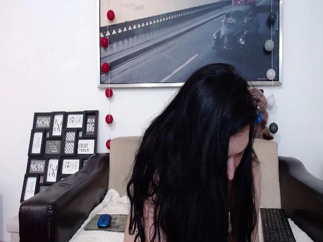 Live sex webcam photo for ElenaTroyy #253944537