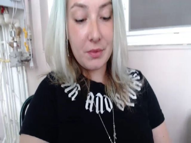 Live sex webcam photo for LongTongue_D #256844088