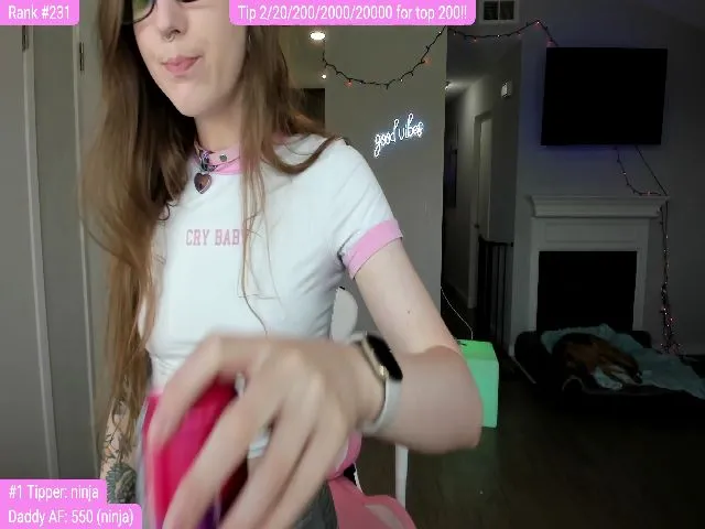 Live sex webcam photo for TheSharkQueen #254579312