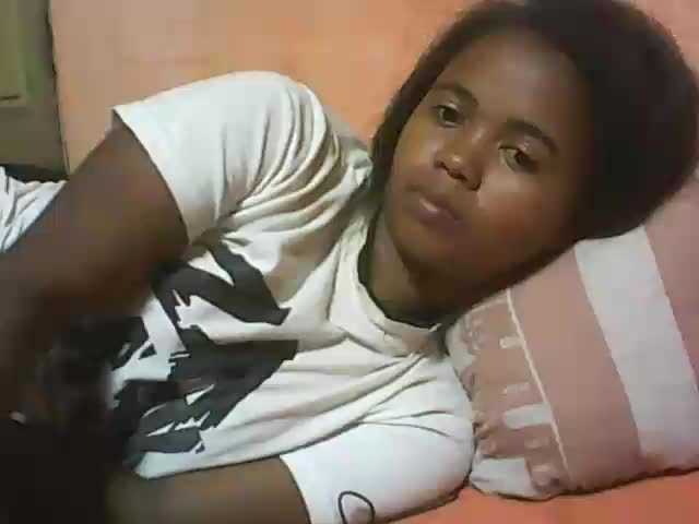 Live sex webcam photo for Malinciehot #240968162