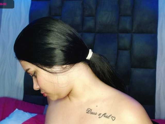 Live sex webcam photo for lolaastars1 #245184972