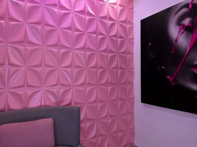 Live sex webcam photo for Andrea_T #255510855