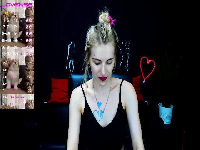 Live sex webcam photo for LiliManchest #254566763