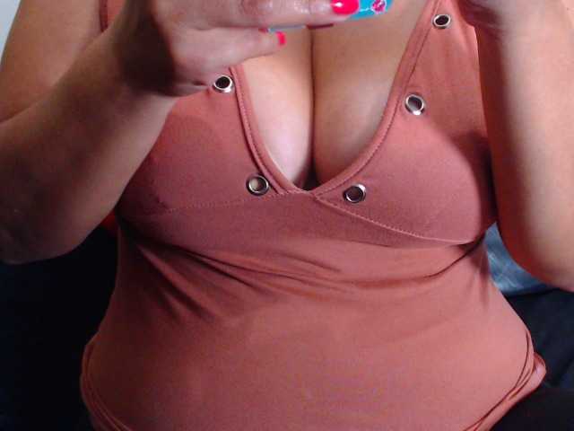 Live sex webcam photo for TrishaX #248987707
