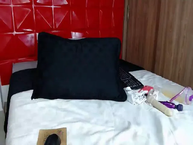 Live sex webcam photo for Ashleygzles #257245966
