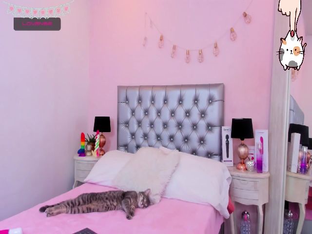 Live sex webcam photo for KallyMyller #253186021