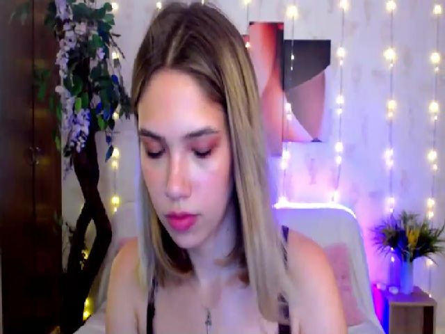 Live sex webcam photo for LovellyRima__ #262121911