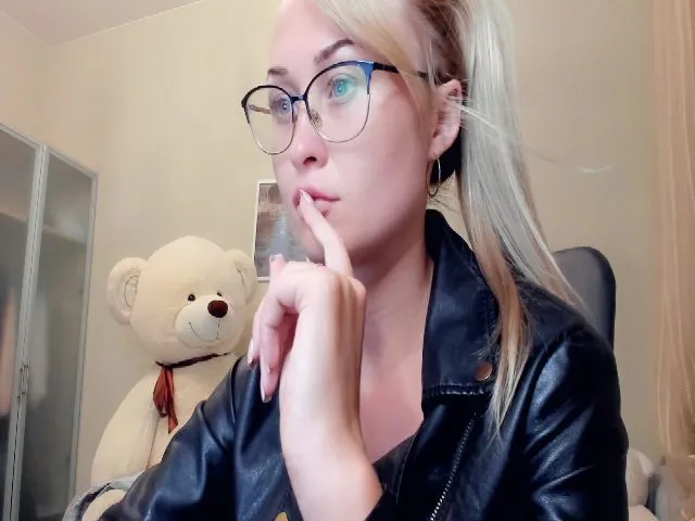 Live sex webcam photo for Mistress_Eva_ #263948223