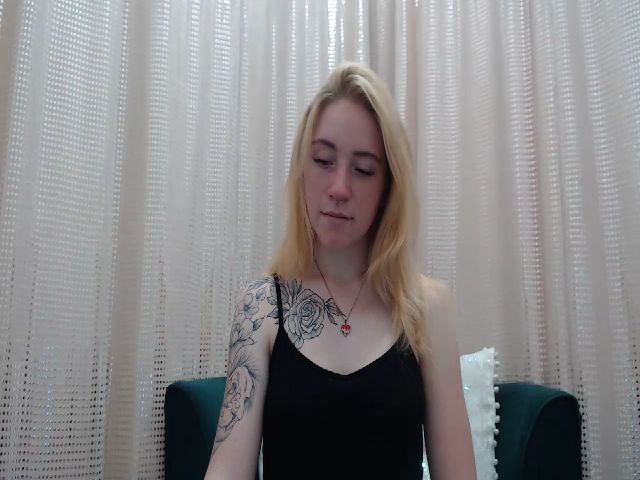 Live sex webcam photo for RedBerryy #259765165