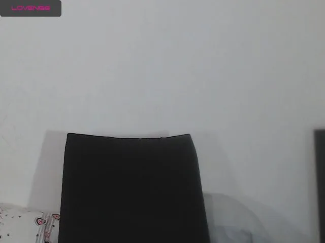 Live sex webcam photo for AnnyBigAssxxx #254400133
