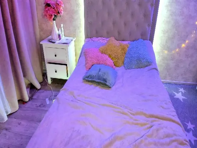 Live sex webcam photo for AliceOk #261649159