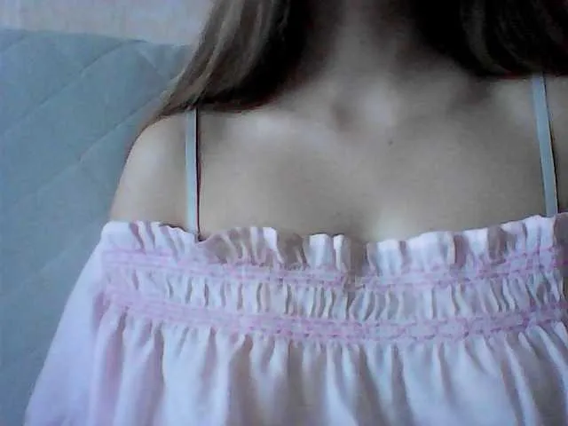 Live sex webcam photo for MillyShyness #241373827