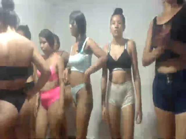Live sex webcam photo for princesa011 #262272172