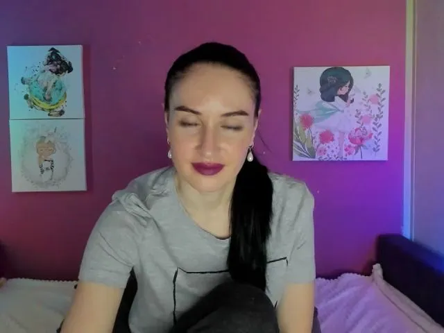 Live sex webcam photo for Lilly_Shine #265390534