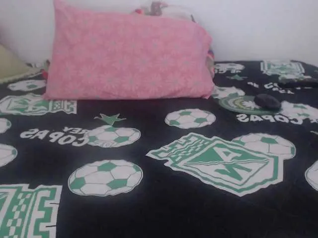 Live sex webcam photo for Daizy-cooper #241347312