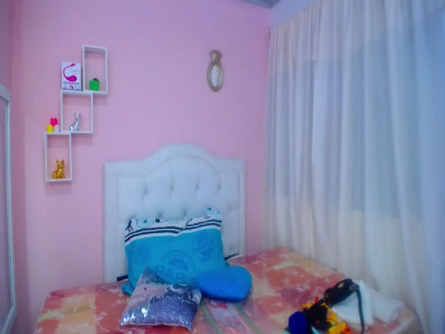 Live sex webcam photo for Petite_camila #287864162