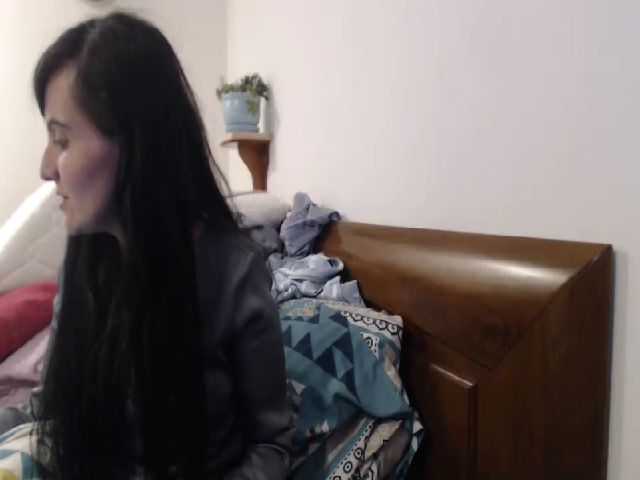 Live sex webcam photo for isabellazee2 #253282011