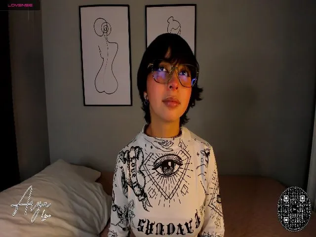 Live sex webcam photo for Arya_Line #256662997