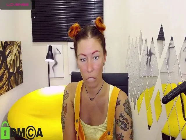 Live sex webcam photo for MarvelousLilu #262726733