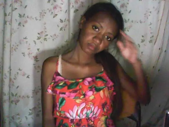 Live sex webcam photo for tinychloe #241456714