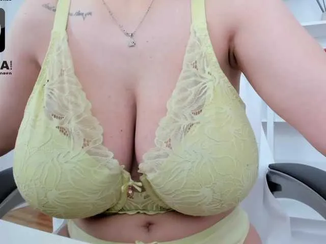 Live sex webcam photo for VanessaCroft #241147304