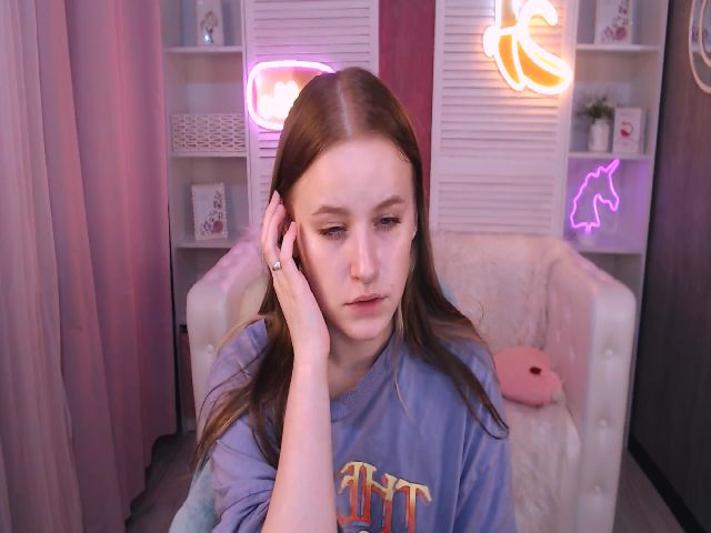 Live sex webcam photo for LynneDawson #262877639