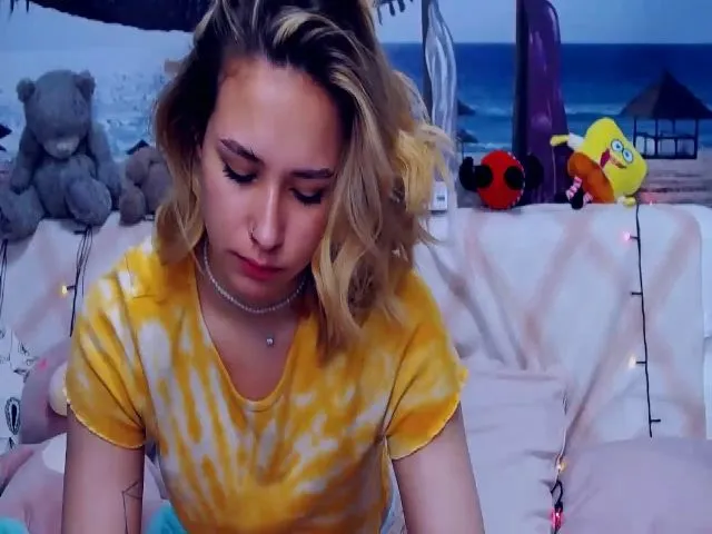 Live sex webcam photo for AlisMonrov18 #258522183