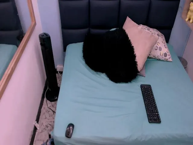 Live sex webcam photo for Megan_rauw #253404127