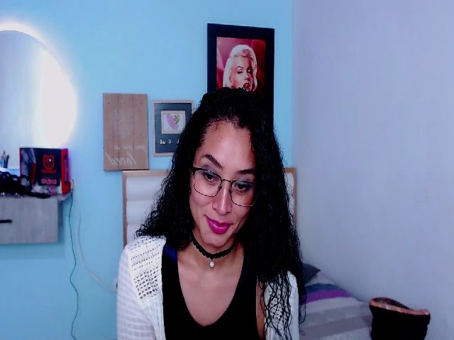 Live sex webcam photo for Jade_lee88 #252390267