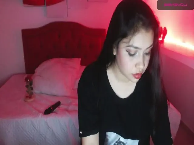 Live sex webcam photo for Darlaa__doll #253330187