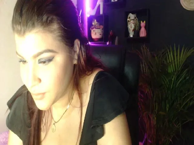 Live sex webcam photo for Strawxberrry #260381873