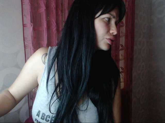 Live sex webcam photo for Sarahotmiss #241693447