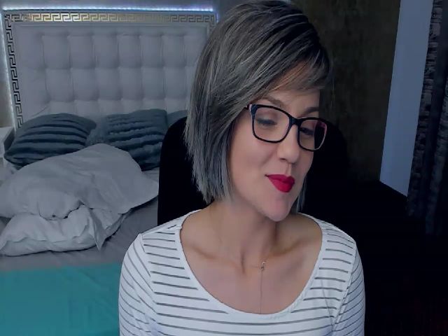 Live sex webcam photo for TiffanyRioxxx #258408106