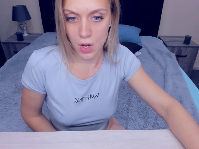 Live sex webcam photo for MeganKind #258030352