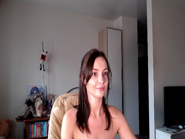 Live sex webcam photo for HoneyIAmHome #258480960