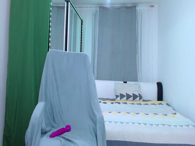 Live sex webcam photo for Tease_Lisa #255418324