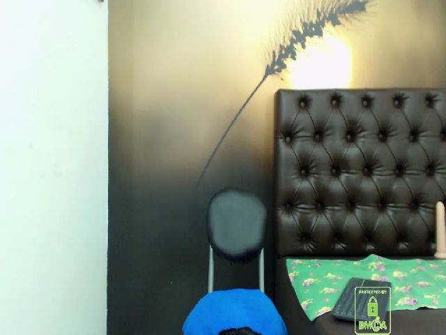 Live sex webcam photo for Amy_snow #258900536