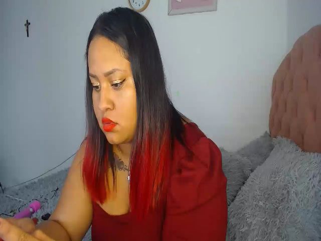 Live sex webcam photo for Annie_dalton_ #256675216