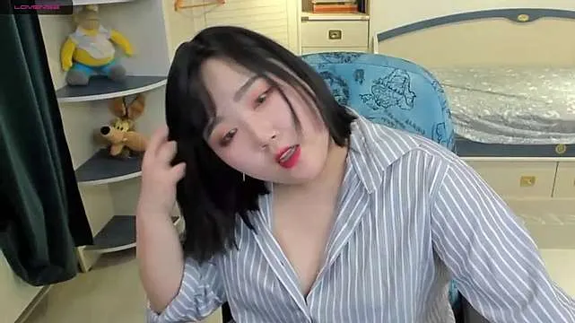 Live sex webcam photo for Broken_Asian #245068177