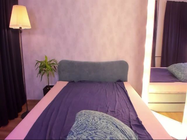 Live sex webcam photo for EmilySense #263804332