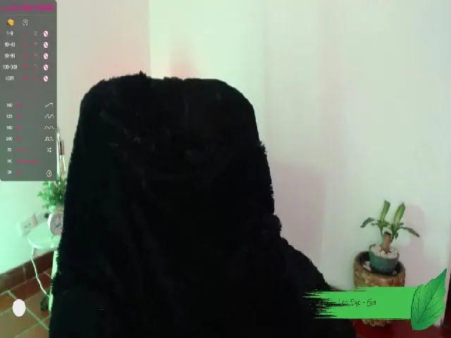 Live sex webcam photo for MadelinLove #262850104