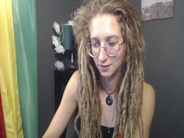 Live sex webcam photo for KINKYkeira #253079284