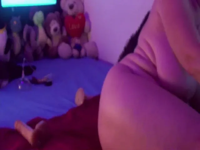 Live sex webcam photo for MoniCutex #258026288