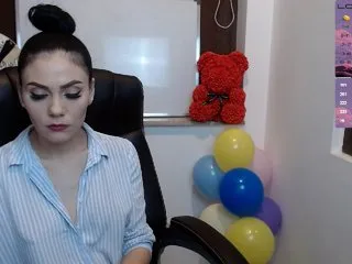 Live sex webcam photo for Evelyn7 #240696848