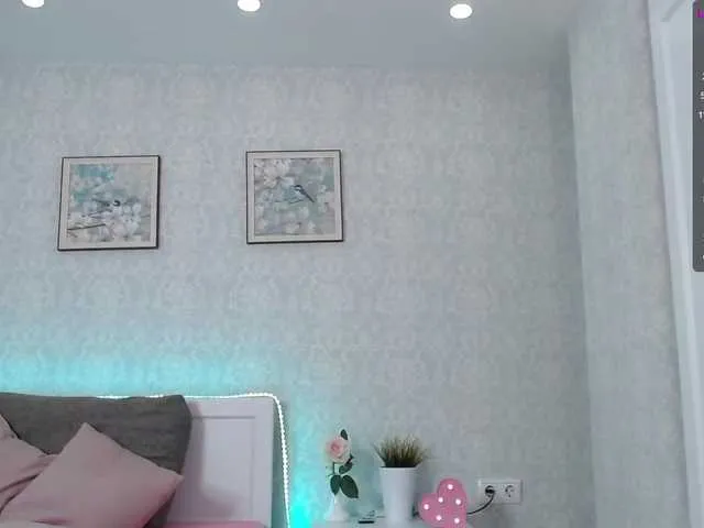 Live sex webcam photo for linahen #249844191